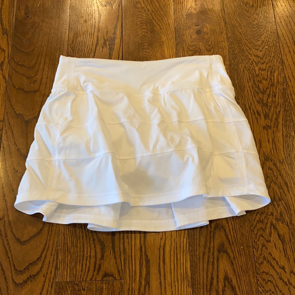 Women’s White Lululemon Skort - Size 0 Regular